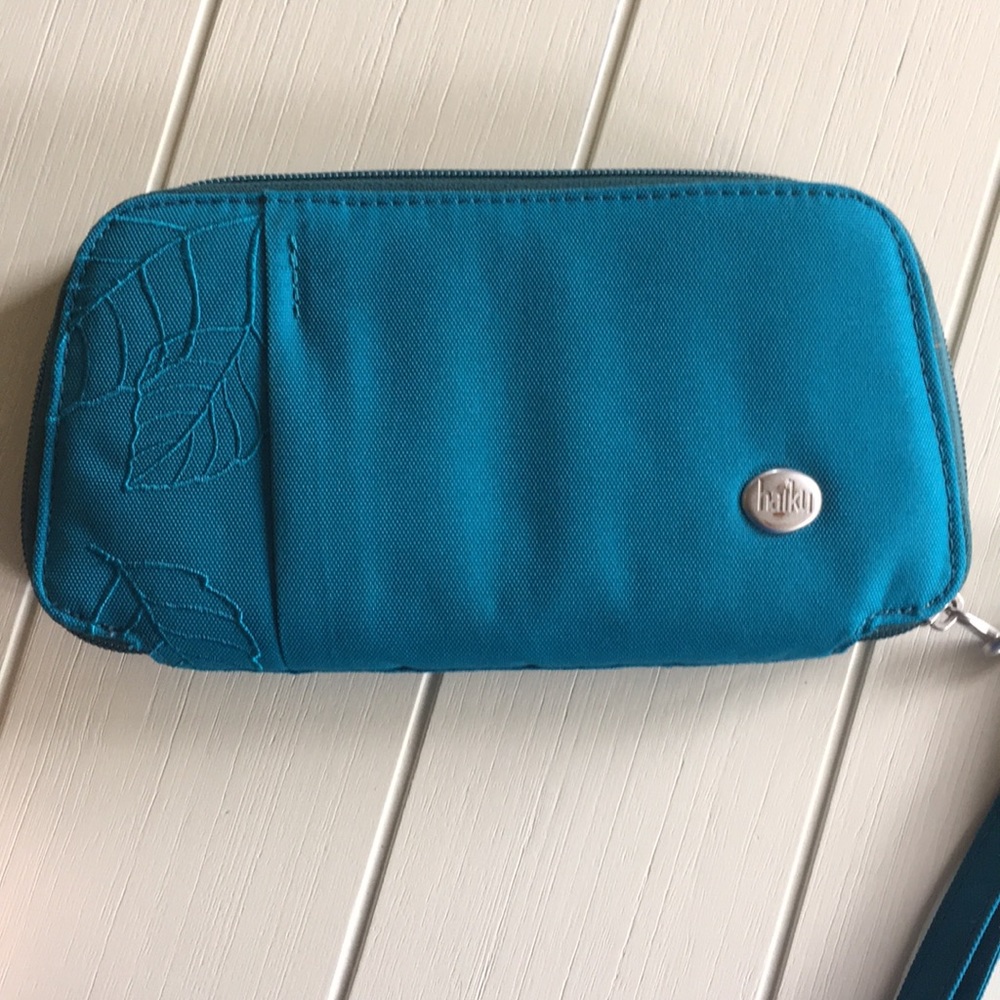 Haiku Fortitude Wallet